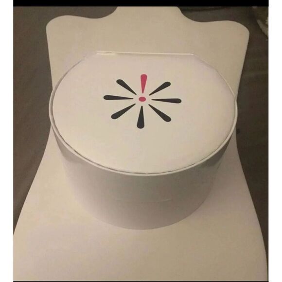 BNIB~Ladies' Isaac Mizrahi Live Two Tone Expansion Watch~Boxed - Picture 9 of 9